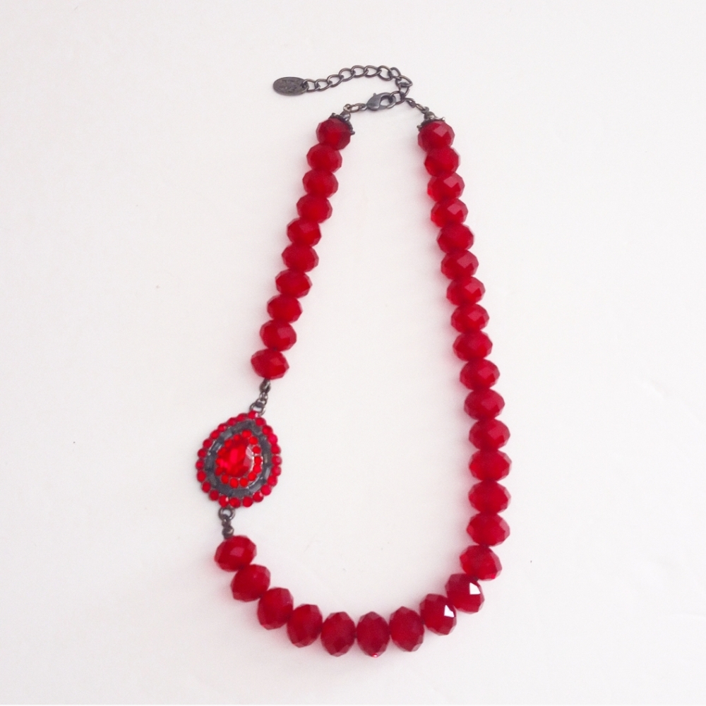 • Vintage Teria Yabar Bead / Gem Necklace •